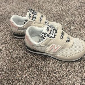 New Balance Toddler Girls sneakers